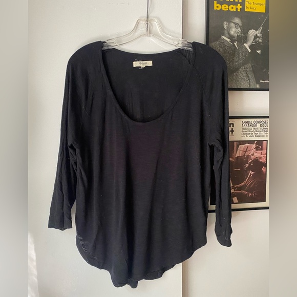 Anthem Scoop Tee - Picture 2 of 5